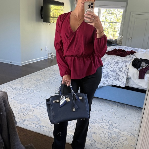 Ann Taylor XS Burgundy Chiffon Top - Picture 7 of 7